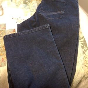 💕 Lee Comfort Fit Waist Jeans